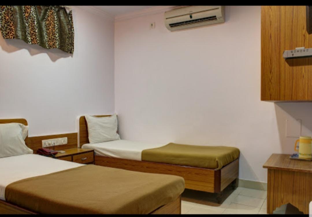 Hotel Super Мумбаи Экстерьер фото